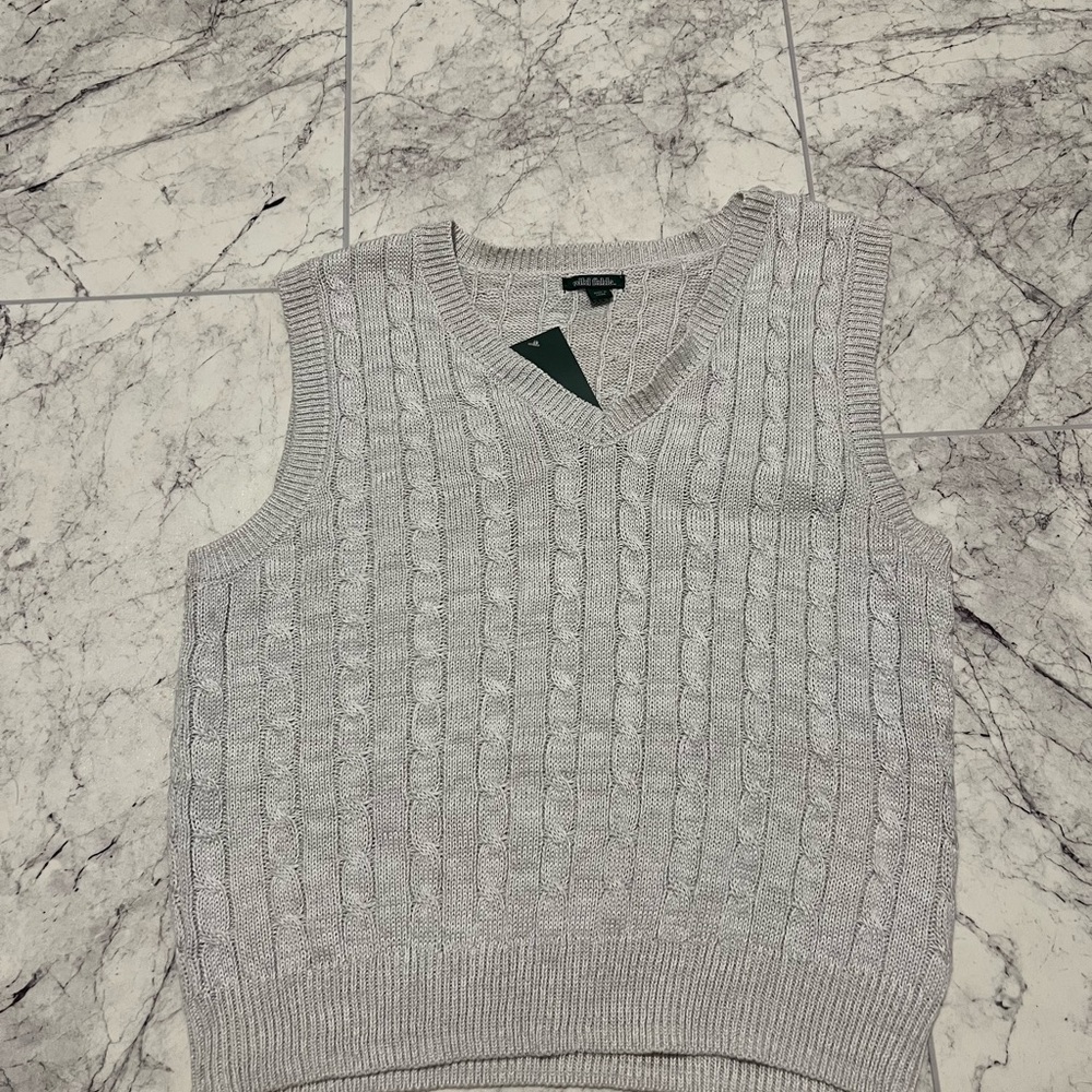 Wild Fable Women's Light Gray V-Neck Sweater Vest